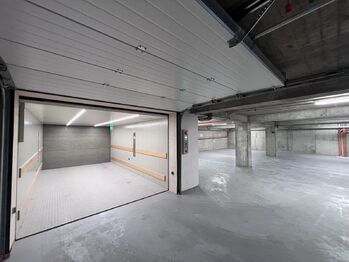Pronájem garážového stání 15 m², Praha 8 - Libeň