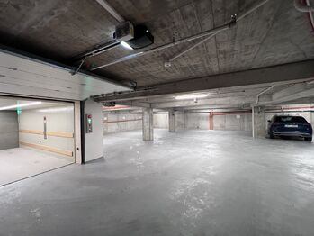 Pronájem garážového stání 15 m², Praha 8 - Libeň