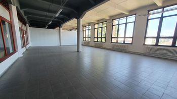 Pronájem obchodních prostor 168 m², Pelhřimov