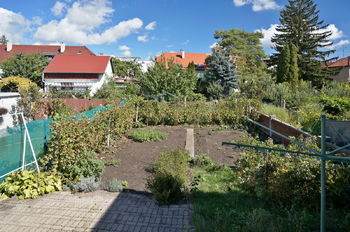 Terasa a zahrada za domem - Prodej domu 220 m², Hustopeče