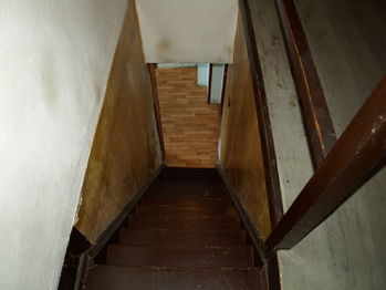 chodba schody z podkroví - Prodej domu 200 m², Rozvadov