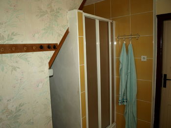 místnost sprchový kout přízemí - Prodej domu 200 m², Rozvadov