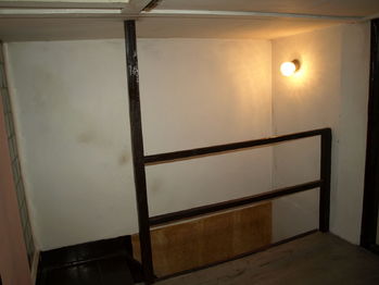 místnost-chodba-schody podkroví - Prodej domu 200 m², Rozvadov