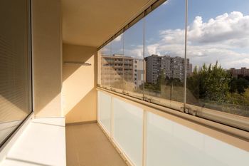 pohled z lodžie - Prodej bytu 3+1 v osobním vlastnictví 75 m², Praha 6 - Řepy