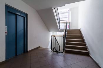 Společné prostory domu - Prodej bytu 1+kk v osobním vlastnictví 24 m², Praha 4 - Krč