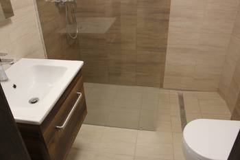 koupelna s WC - Pronájem bytu 2+1 v osobním vlastnictví 64 m², Olomouc