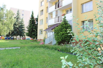vstup do domu - Pronájem bytu 3+1 v osobním vlastnictví 70 m², Olomouc