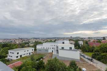 Výhled z terasy - Prodej bytu 1+kk v osobním vlastnictví 39 m², Brno