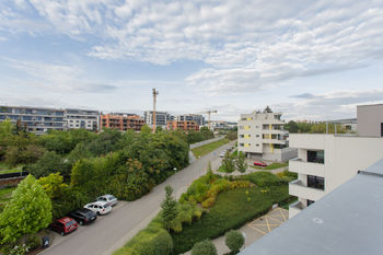 Výhled z terasy - Prodej bytu 1+kk v osobním vlastnictví 39 m², Brno