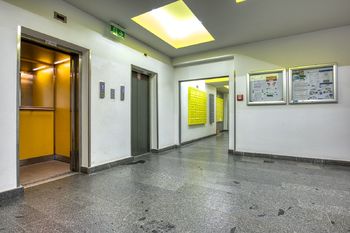 Přízemí domu - Prodej bytu 3+kk v osobním vlastnictví 68 m², Praha 10 - Vršovice