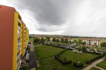 Výhled z bytu - Pronájem bytu 2+kk v osobním vlastnictví 40 m², Roudnice nad Labem