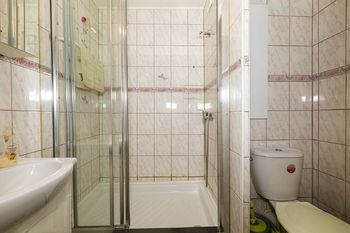 Koupelna - Pronájem bytu 2+kk v osobním vlastnictví 40 m², Roudnice nad Labem