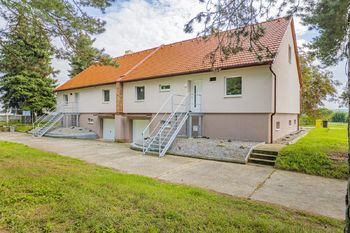Prodej komerčního objektu 9296 m², Štětí