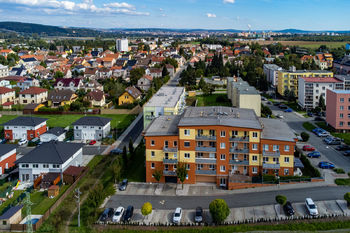 pohled na dům - Prodej bytu 4+kk v osobním vlastnictví 92 m², Plzeň