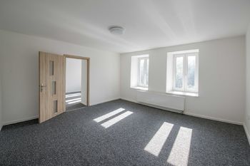 1. patro - Prodej domu 237 m², Stvolová