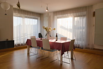 jídelní část  - Prodej bytu 3+kk v osobním vlastnictví 250 m², Olomouc