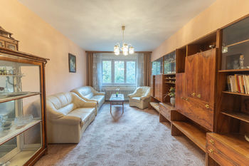Obývací pokoj - Prodej bytu 3+1 v osobním vlastnictví 74 m², Praha 4 - Krč 