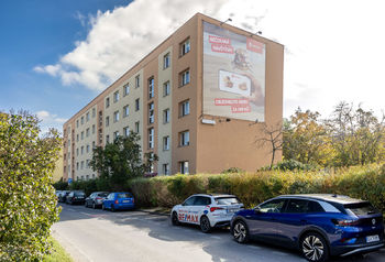Pohled na dům z ulice Olbrachtova - Prodej bytu 3+1 v osobním vlastnictví 74 m², Praha 4 - Krč
