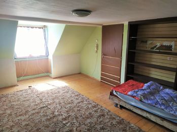 dětský pokoj2 v podkroví - Prodej domu 255 m², Březnice