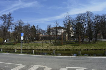 pohled na zámek - Prodej domu 255 m², Březnice