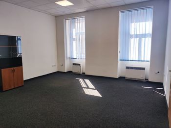 Pronájem kancelářských prostor 56 m², Pardubice (