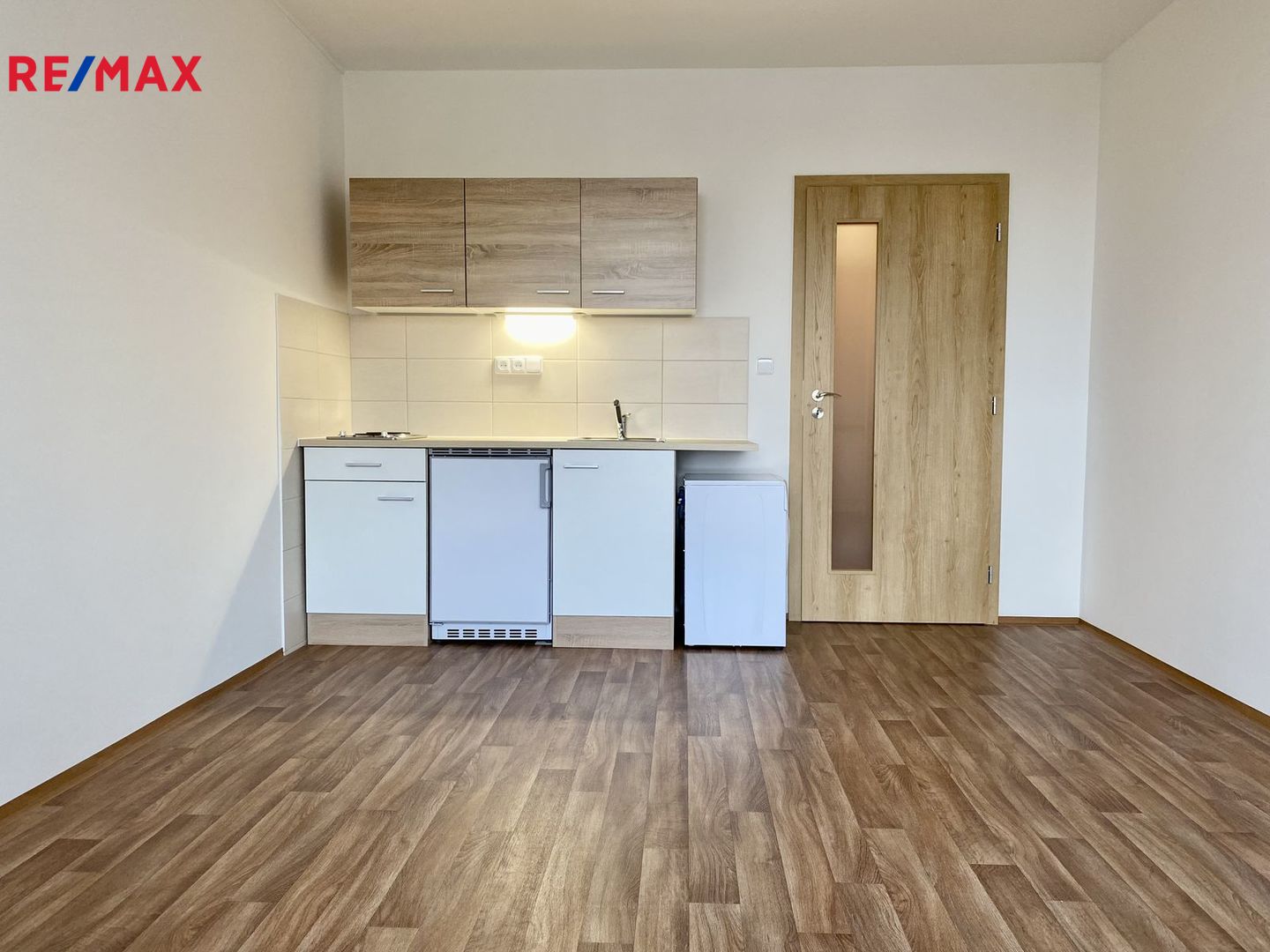 Pronájem bytu 1+kk v osobním vlastnictví 23 m², Praha 8 - Kobylisy