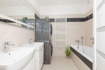 Koupelna - Prodej bytu 4+kk v osobním vlastnictví 81 m², Straškov-Vodochody
