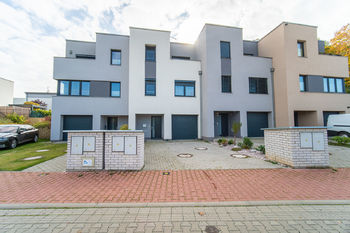 Prodej domu 184 m², Praha 9 - Horní Počernice