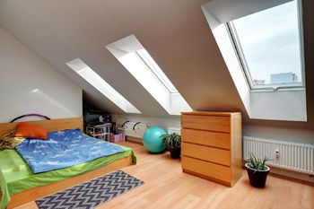 ložnice 2 - Prodej bytu 3+kk v osobním vlastnictví 85 m², Brno