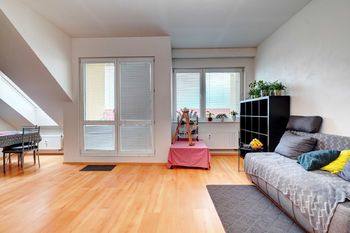 obývací pokoj - Prodej bytu 3+kk v osobním vlastnictví 85 m², Brno