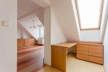 Byt má také svůj pracovní kout s velkým oknem. - Prodej bytu 3+kk v družstevním vlastnictví 69 m², Brno