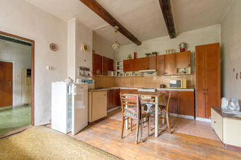 Prodej domu 255 m², Lišice