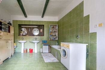 Prodej domu 255 m², Lišice