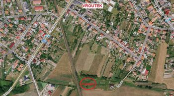 Prodej pozemku 2453 m², Vroutek