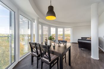 Obývák - Prodej bytu 3+kk v osobním vlastnictví 82 m², České Budějovice