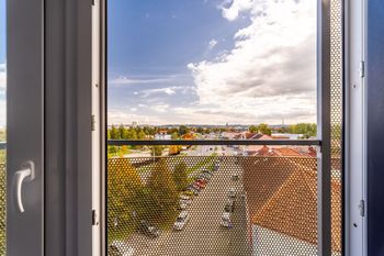 Výhled z bytu - Prodej bytu 3+kk v osobním vlastnictví 82 m², České Budějovice
