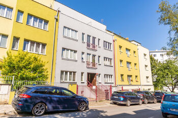 Prodej bytu 3+kk v osobním vlastnictví 75 m², Praha 6 - Střešovice