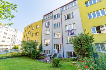 Prodej bytu 3+kk v osobním vlastnictví 75 m², Praha 6 - Střešovice