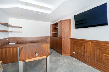 Prodej komerčního objektu 2280 m², Karlovy Vary