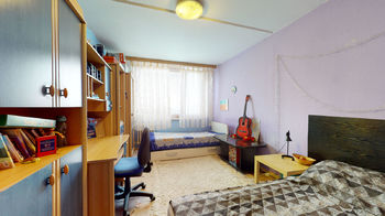 Pokoj - Prodej bytu 3+1 v osobním vlastnictví 100 m², Praha 9 - Horní Počernice