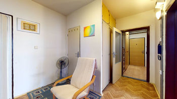 Chodba - Prodej bytu 3+1 v osobním vlastnictví 100 m², Praha 9 - Horní Počernice
