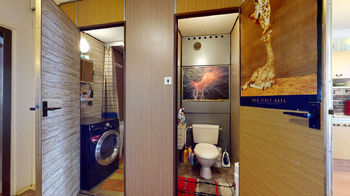 Koupelna a WC - Prodej bytu 3+1 v osobním vlastnictví 100 m², Praha 9 - Horní Počernice