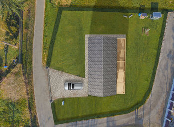 Vizualizace domu na pozemku (pohled z dronu). - Prodej pozemku 803 m², Člunek
