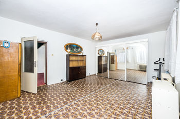 Pokoj v patře - Prodej domu 150 m², Újezdeček