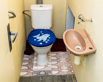 Toaleta v patře - Prodej domu 150 m², Újezdeček