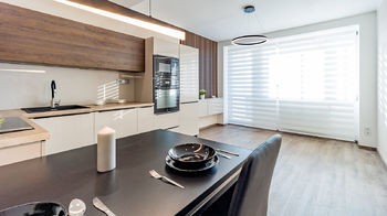 Moderní, kvalitní kuchyně zn. SYKORA, včetně spotřebičů  - Prodej bytu 2+kk v osobním vlastnictví 44 m², Ústí nad Labem 
