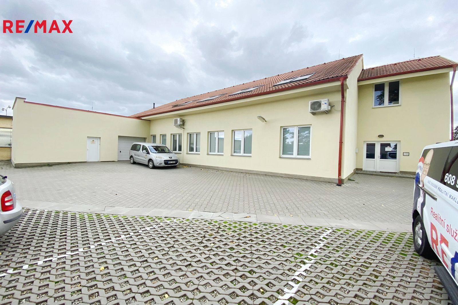 Pronájem komerčního prostoru (skladovací), 370 m2, Brno