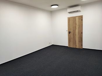 Pronájem kancelářských prostor 157 m², Drnovice
