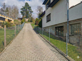 Vizualizace příjezdové cesty - Prodej pozemku 1020 m², Mnichovice