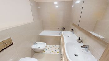koupelna s WC - Prodej bytu 4+kk v osobním vlastnictví 151 m², Harrachov